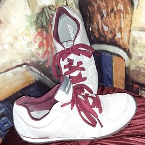 Eddie Bauer women's sneaker